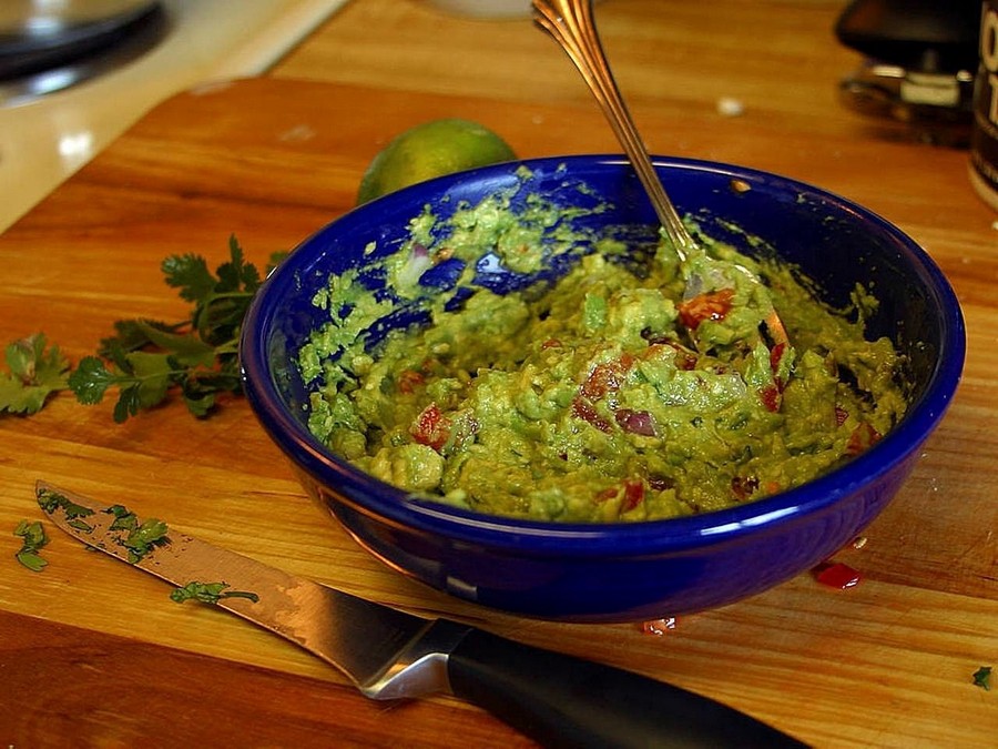 Фото: соус из авокадо гуакамоле классический рецепт